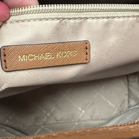 Michael Kors Ayden large tote bag in luggage saffiano leather Like New! - Picture 9 of 9